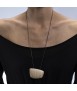 Collar de fresno con cadena larga de latón