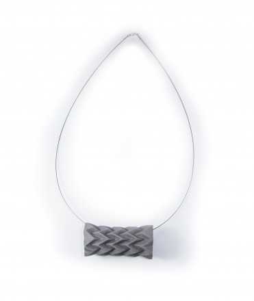 Collaret Vou Klein, Gris
