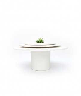 White Tripot