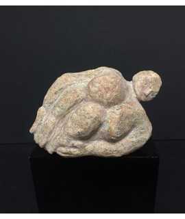 Colección Piedras: Diosa encogida I