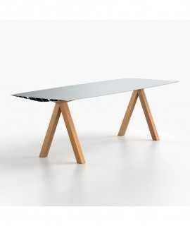 Table Table B 90, wooden legs