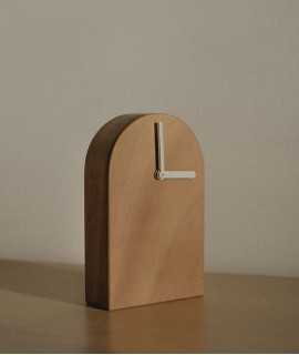 Nål Clock, Iroko