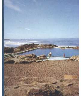 ALVARO SIZA Piscina na Praia de Leça . A pool on the beach