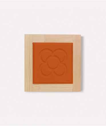 Rajola Floor 1B, emmarcada