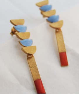 Pendientes largos rojos y azules, Somni