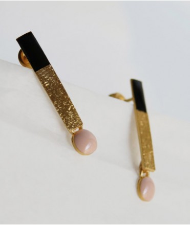 Pendientes negro y rosa, Somni