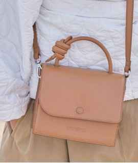 Bossa Carlota M, Camel