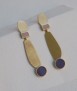 Pendientes dorados Collage lila