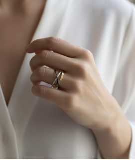 Anillo PossiDona central oro