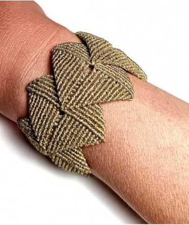 Pulsera Morrigan, Dorado