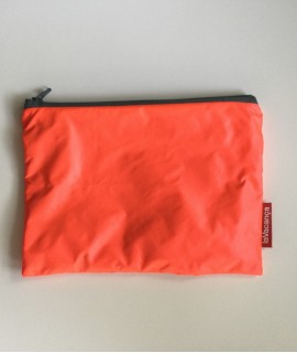 Estuche de Agua. Naranja - Gris Verde